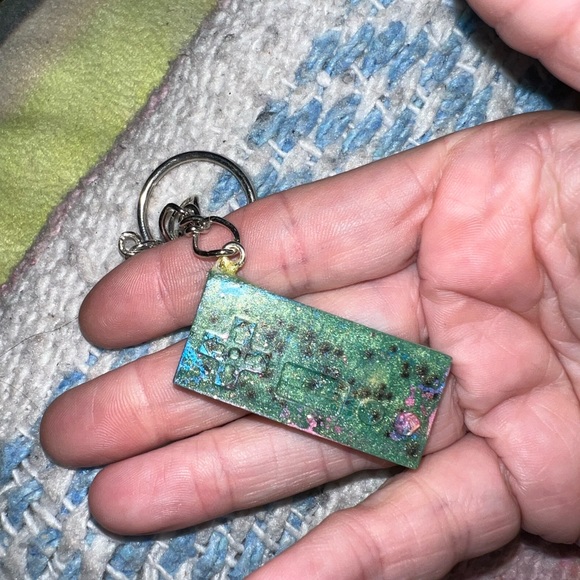 Green beaded gamer key chain - Picture 3 of 3